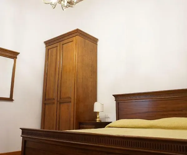 Alojamento de Acomodação e Pequeno-almoço Nina 3*