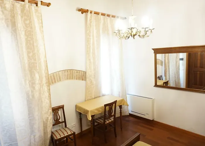 Alojamento de Acomodação e Pequeno-almoço Nina 3*