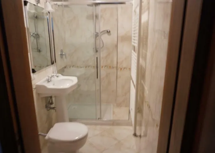 Alojamento de Acomodação e Pequeno-almoço Nina 3*